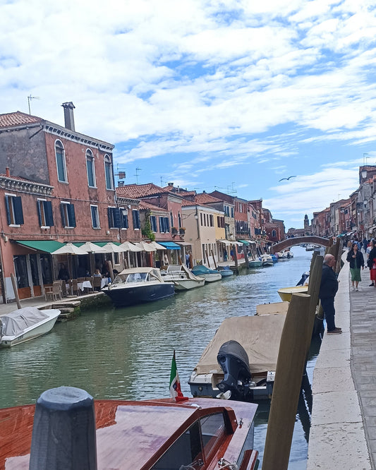 Celebrating the Living Heritage Behind Every Murano Glass Chandelier